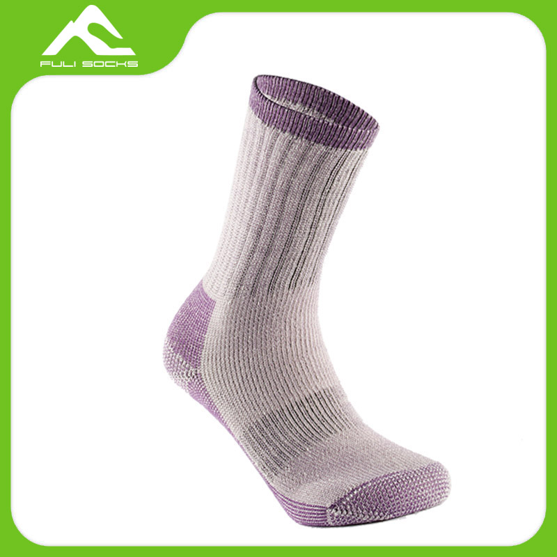 wool-cushioned-hiking-socks-221335_1657965.jpg